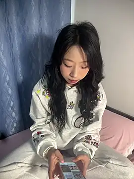 jingjing005 online show from February 26, 2026, 6:45 am