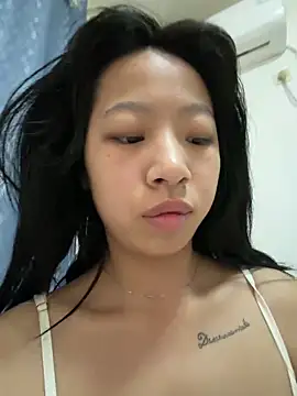 jingjing005 online show from April 19, 2026, 5:29 am