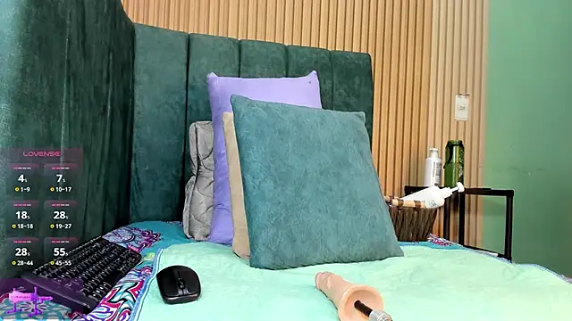 EvelynFoxx- online show from September 19, 2025, 6:52 pm