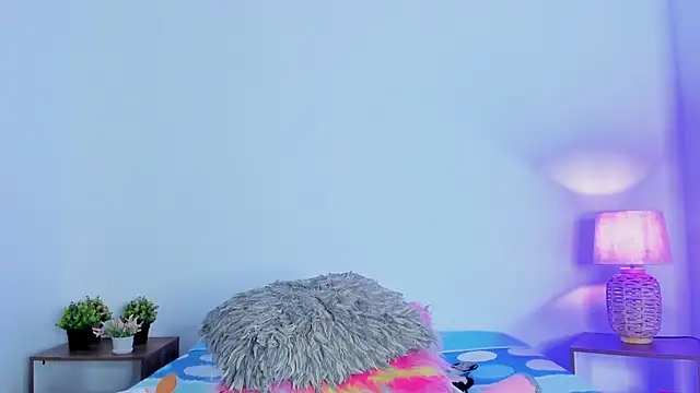 Snapshot of hailey_hadid chatting on October 2, 2025, 11:34 pm hailey hadid online show from October 2, 2025, 11:34 pm