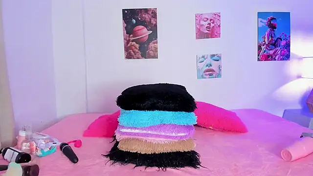 hailey hadid online show from January 9, 2026, 7:04 pm