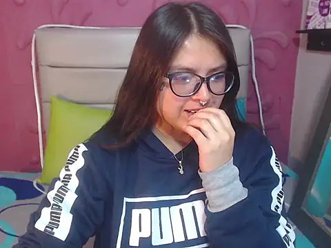 Snapshot of Cailing_Zu chatting on September 30, 2025, 7:08 pm Cailing Zu online show from September 30, 2025, 7:08 pm