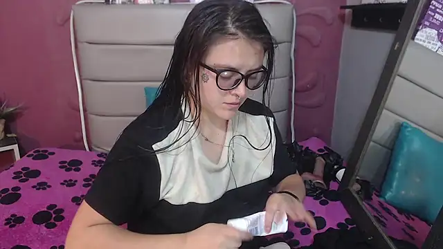 Snapshot of Cailing_Zu chatting on October 4, 2025, 7:12 pm Cailing Zu online show from October 4, 2025, 7:12 pm