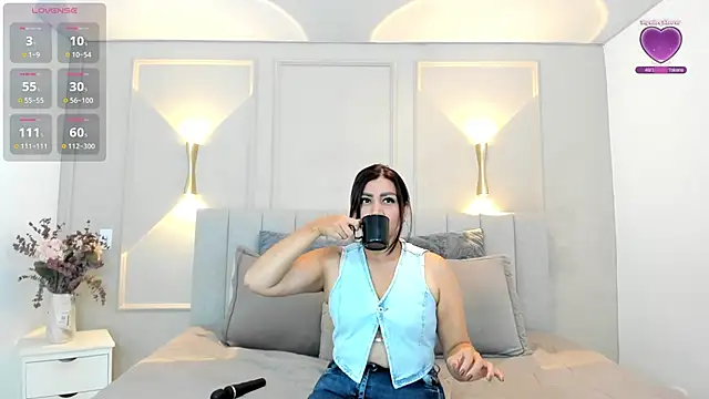 victoria bourne online show from November 28, 2025, 7:16 pm