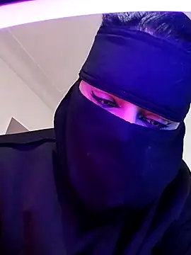 lilyan12 online show from April 7, 2026, 1:17 am