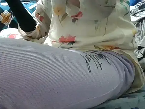 Roshani hoty online show from March 30, 2026, 6:09 pm