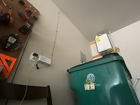 princesslivv online show from November 21, 2025, 9:35 pm