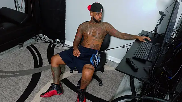 SLANGONDEMHOES online show from November 14, 2025, 7:23 pm