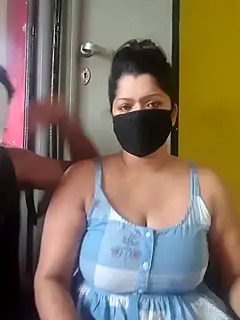 Snapshot of Hottie_couple69 chatting on September 18, 2025, 6:59 am Hottie couple69 online show from September 18, 2025, 6:59 am