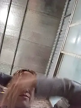 Snapshot of Fienjr chatting on September 19, 2025, 11:00 am Fienjr online show from September 19, 2025, 11:00 am