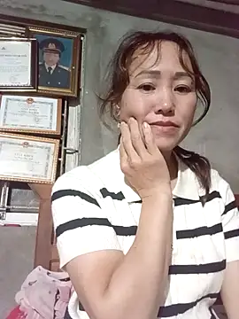 Snapshot of Fienjr chatting on September 29, 2025, 2:44 pm Fienjr online show from September 29, 2025, 2:44 pm