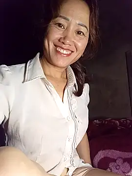 Snapshot of Fienjr chatting on October 6, 2025, 9:01 pm Fienjr online show from October 6, 2025, 9:01 pm