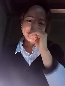 Snapshot of Fienjr chatting on October 9, 2025, 10:24 am Fienjr online show from October 9, 2025, 10:24 am