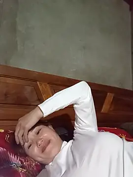 Snapshot of Fienjr chatting on October 10, 2025, 10:36 am Fienjr online show from October 10, 2025, 10:36 am