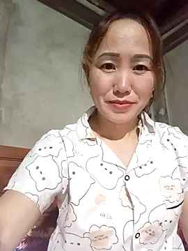 Snapshot of Fienjr chatting on October 12, 2025, 2:05 pm Fienjr online show from October 12, 2025, 2:05 pm