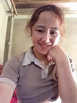 Snapshot of Fienjr chatting on October 18, 2025, 5:32 am Fienjr online show from October 18, 2025, 5:32 am