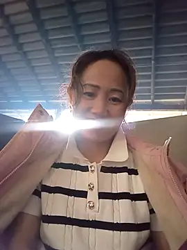 Snapshot of Fienjr chatting on November 3, 2025, 2:35 am Fienjr online show from November 3, 2025, 2:35 am