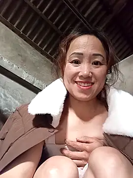 Snapshot of Fienjr chatting on December 3, 2025, 2:08 am Fienjr online show from December 3, 2025, 2:08 am