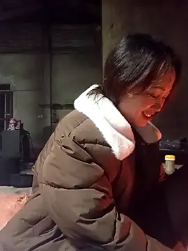 Snapshot of Fienjr chatting on December 15, 2025, 12:53 pm Fienjr online show from December 15, 2025, 12:53 pm