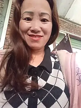 Snapshot of Fienjr chatting on December 19, 2025, 12:17 am Fienjr online show from December 19, 2025, 12:17 am