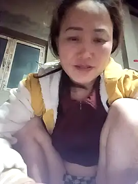 Snapshot of Fienjr chatting on December 21, 2025, 12:45 pm Fienjr online show from December 21, 2025, 12:45 pm