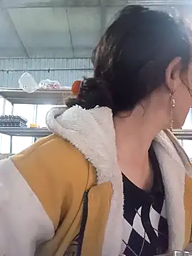 Snapshot of Fienjr chatting on January 14, 2026, 12:38 am Fienjr online show from January 14, 2026, 12:38 am