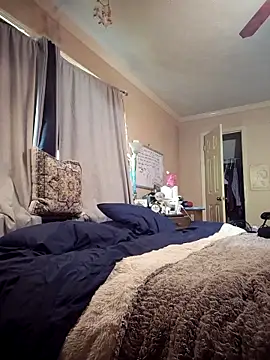 Snapshot of mresquared chatting on April 8, 2026, 9:04 pm mresquared online show from April 8, 2026, 9:04 pm