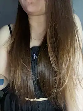 Hinne07 online show from September 18, 2025, 3:58 pm