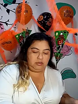 Snapshot of curvy_diva_ chatting on October 27, 2025, 11:14 am curvy diva online show from October 27, 2025, 11:14 am