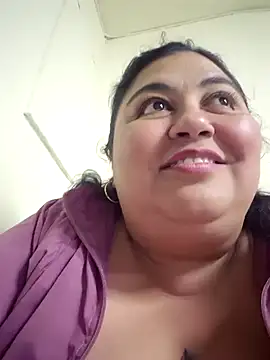 curvy diva  online show from February 3, 2026, 11:32 pm