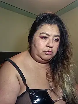 Snapshot of curvy_diva_ chatting on March 2, 2026, 12:46 am curvy diva online show from March 2, 2026, 12:46 am