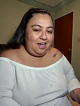 Snapshot of curvy_diva_ chatting on March 2, 2026, 11:22 pm curvy diva online show from March 2, 2026, 11:22 pm