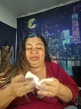 Snapshot of curvy_diva_ chatting on April 13, 2026, 9:37 am curvy diva online show from April 13, 2026, 9:37 am