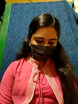 mini-queen online show from October 12, 2025, 9:52 am