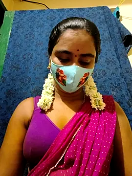 mini-queen online show from October 15, 2025, 5:57 pm