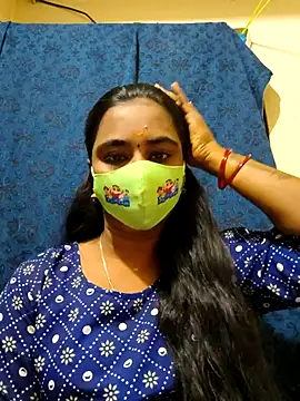 mini-queen online show from November 29, 2025, 1:58 pm