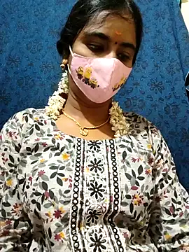 Snapshot of mini-queen chatting on January 18, 2026, 12:20 pm mini-queen online show from January 18, 2026, 12:20 pm