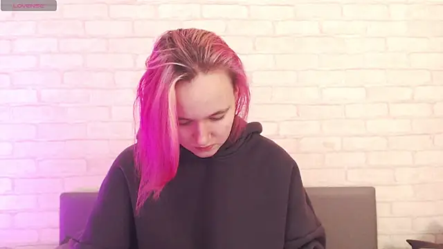 Ericha Stone online show from November 6, 2025, 8:15 am