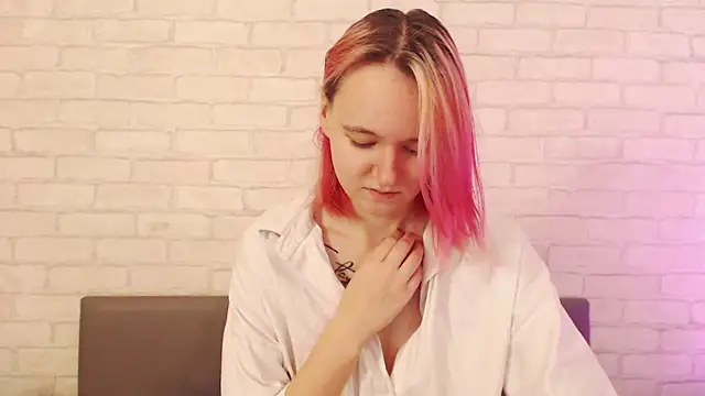 Ericha Stone online show from November 28, 2025, 1:19 am