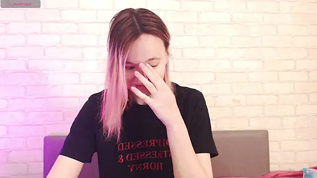 Ericha Stone online show from April 17, 2026, 1:41 am