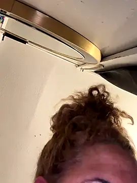 StylishEchium online show from September 26, 2025, 4:11 pm