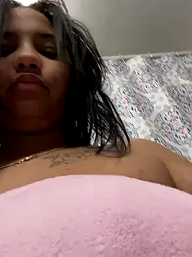 StylishEchium online show from November 25, 2025, 4:29 pm