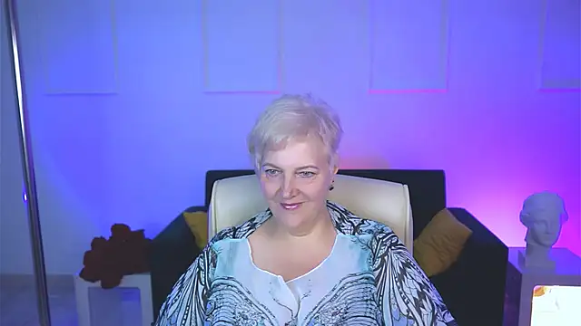 Snapshot of MaryMogan chatting on September 11, 2025, 8:36 am MaryMogan online show from September 11, 2025, 8:36 am