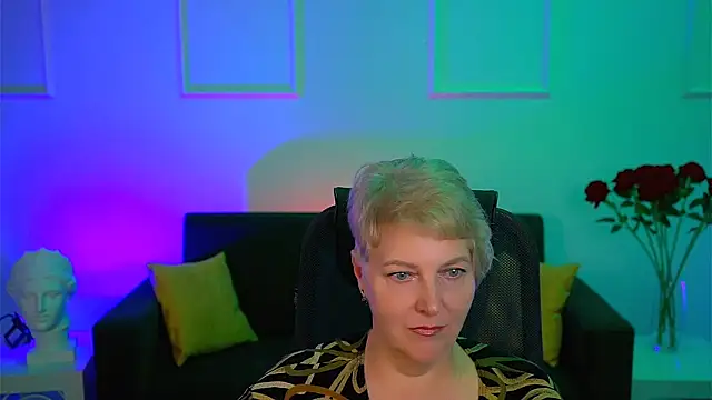 Snapshot of MaryMogan chatting on October 6, 2025, 8:23 am MaryMogan online show from October 6, 2025, 8:23 am