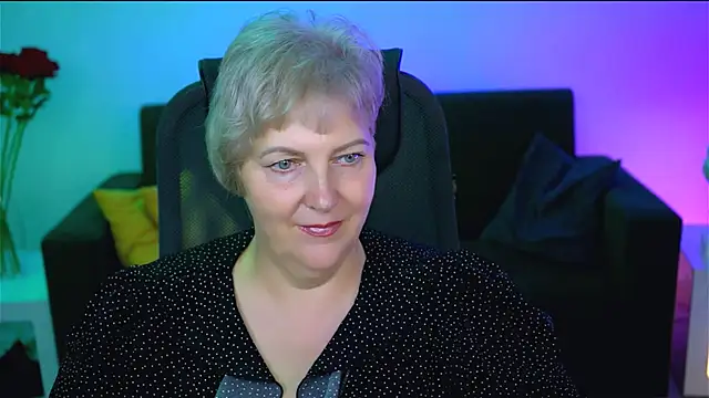 Snapshot of MaryMogan chatting on October 14, 2025, 4:13 am MaryMogan online show from October 14, 2025, 4:13 am