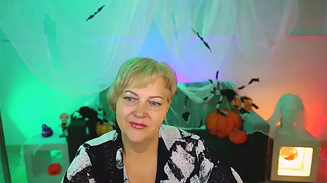 Snapshot of MaryMogan chatting on October 30, 2025, 4:14 am MaryMogan online show from October 30, 2025, 4:14 am