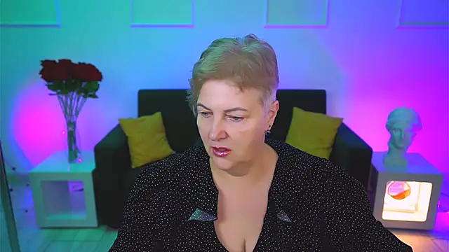 Snapshot of MaryMogan chatting on November 10, 2025, 4:22 am MaryMogan online show from November 10, 2025, 4:22 am