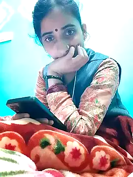 Snapshot of Pahadi_couple chatting on October 5, 2025, 5:44 pm Pahadi couple online show from October 5, 2025, 5:44 pm