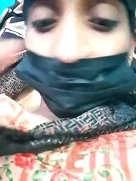 Snapshot of Pahadi_couple chatting on October 16, 2025, 4:41 pm Pahadi couple online show from October 16, 2025, 4:41 pm