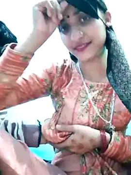 Snapshot of Pahadi_couple chatting on October 18, 2025, 5:21 am Pahadi couple online show from October 18, 2025, 5:21 am